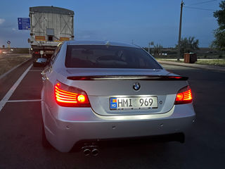 BMW 5 Series foto 3