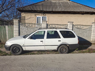 Ford Escort foto 2