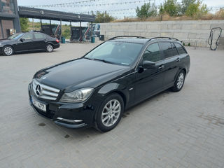 Mercedes C-Class foto 1