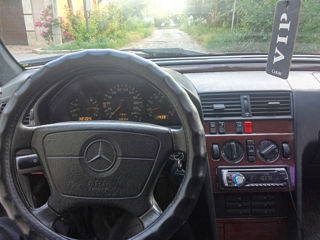 Mercedes C-Class foto 8