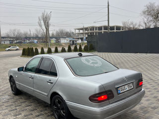 Mercedes E-Class foto 5