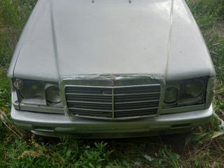 Mercedes Series (W124) foto 1