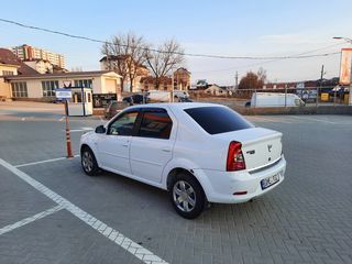 Dacia Logan foto 2