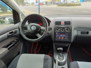 Volkswagen Touran foto 6