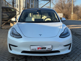 Tesla Model 3 foto 3