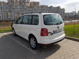 Volkswagen Touran foto 4