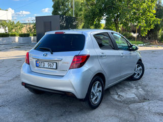 Toyota Yaris foto 2