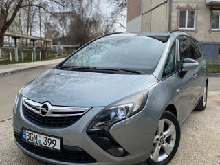 Opel Zafira foto 1