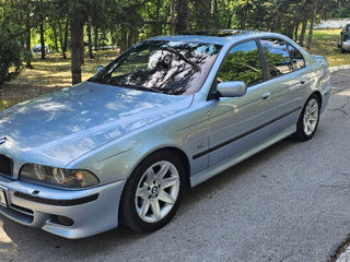 BMW 5 Series foto 1