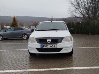 Dacia Logan foto 2