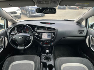 KIA Ceed foto 2