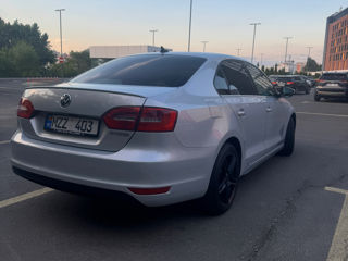 Volkswagen Jetta foto 4