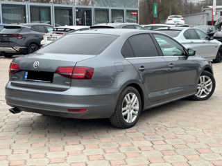 Volkswagen Jetta foto 3