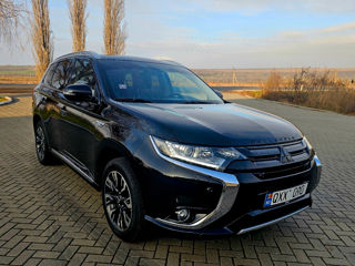 Mitsubishi Outlander foto 1