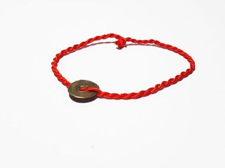 Martisor браслет 18-w130 красная нить с зелёным или жёлтым листочком или монетой