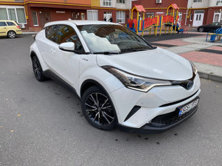 Toyota C-HR foto 1