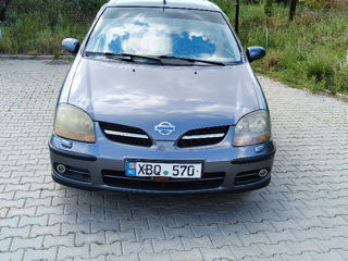 Nissan Almera Tino foto 8