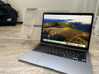 Apple MacBook Air 13" M1 / 8GB Ram / 256GB SSD