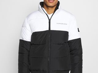 Calvin Klein Jeans Colorblock Puffer 