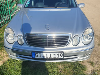 Mercedes E-Class foto 2