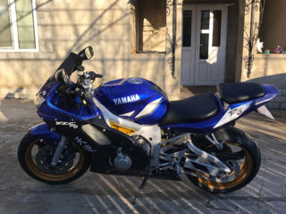 Yamaha R6 foto 6