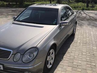 Mercedes E Class foto 8