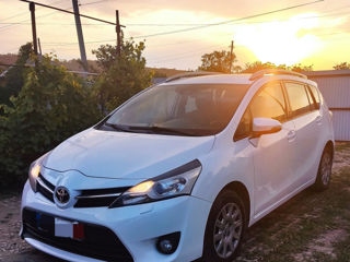 Toyota Verso foto 1