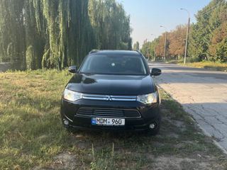 Mitsubishi Outlander foto 2