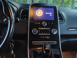 Renault Scenic фото 6