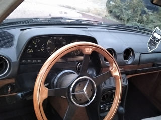 Mercedes Series (W123) foto 8