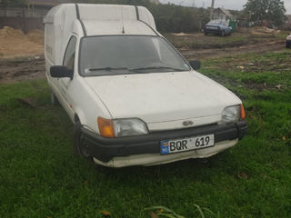 Ford Courier foto 2