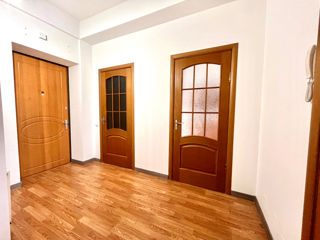 Apartament cu 2 camere, 68 m², Botanica, Chișinău foto 15