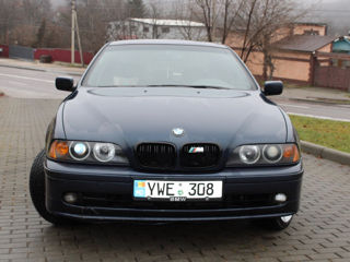 BMW 5 Series foto 4