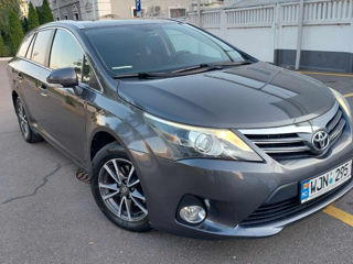 Toyota Avensis foto 1