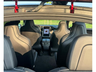 Tesla Model X foto 7