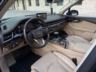 Audi Q7 фото 10