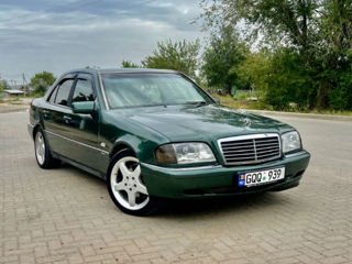 Mercedes C-Class foto 4