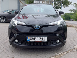 Toyota C-HR foto 2