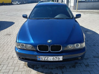 BMW 5 Series foto 8