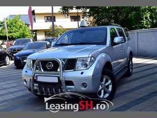 Nissan Pathfinder foto 2