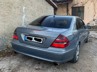 Mercedes E-Class foto 2