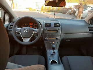 Toyota Avensis foto 10