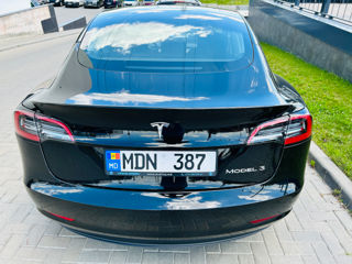 Tesla Model 3 foto 7