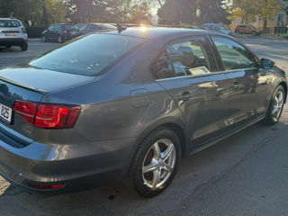 Volkswagen Jetta foto 5