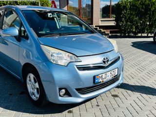 Toyota Verso-S foto 1