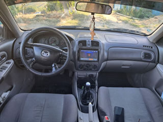 Mazda 323 foto 5