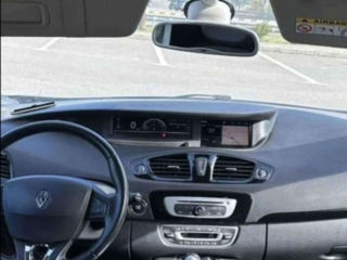 Renault Grand Scenic foto 2