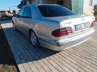 Mercedes E-Class foto 3