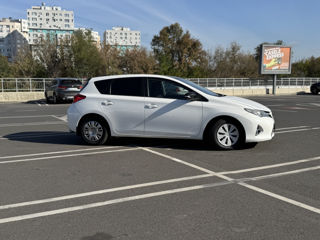 Toyota auris liber spre chirie foto 8