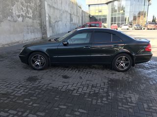 Mercedes E Class foto 5